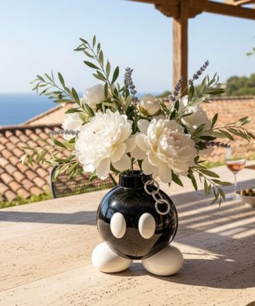 Ceramic Bomb Vase - Cartoon Face